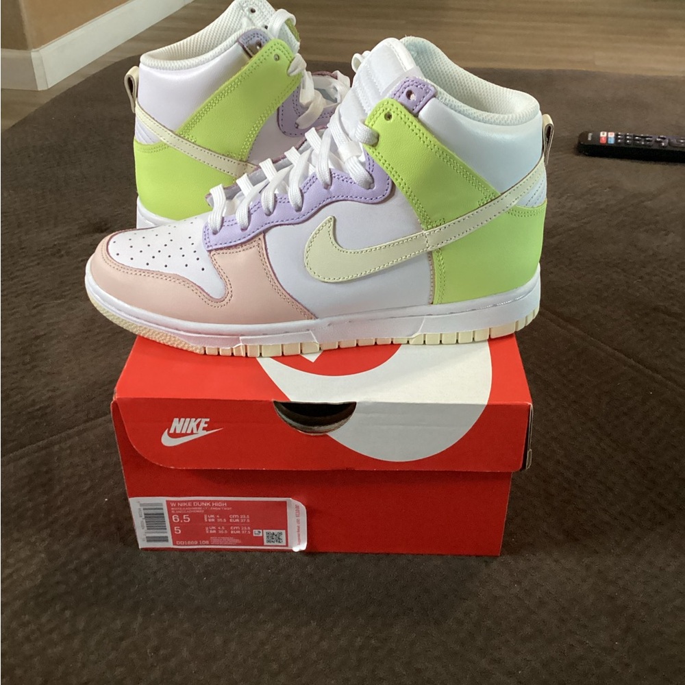 New Women’s Nike Dunk High 6.5 - Picture 7 of 7